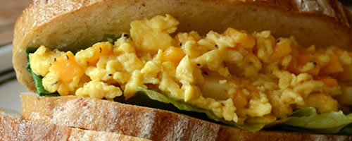 とろ～りチーズの卵サンドの簡単サンドイッチレシピ